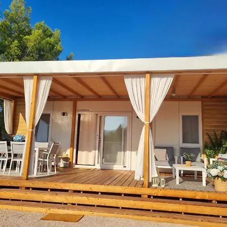 בית נופש Two Bedroom Mobile