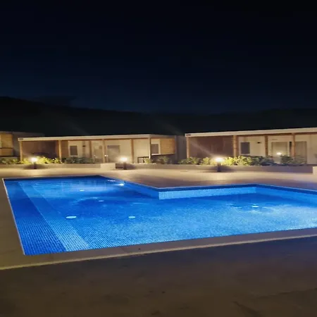 בית נופש Two Bedroom Mobile אורביץ