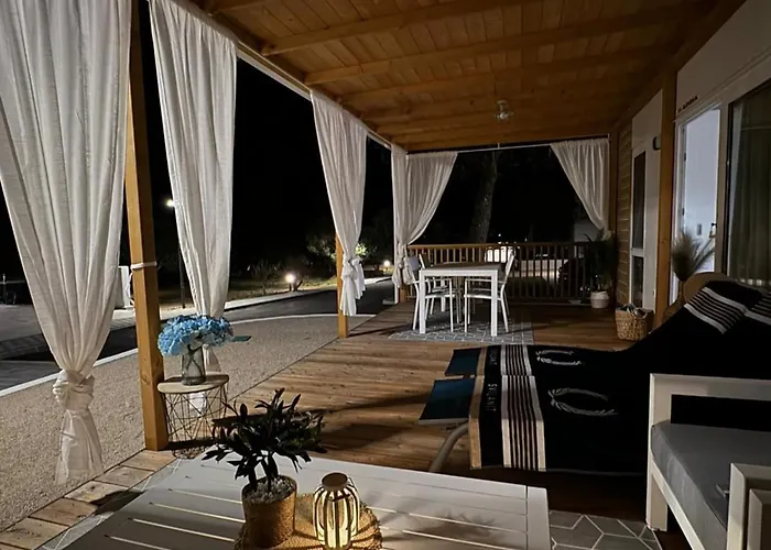 Two Bedroom Mobile Feriehus Orebić